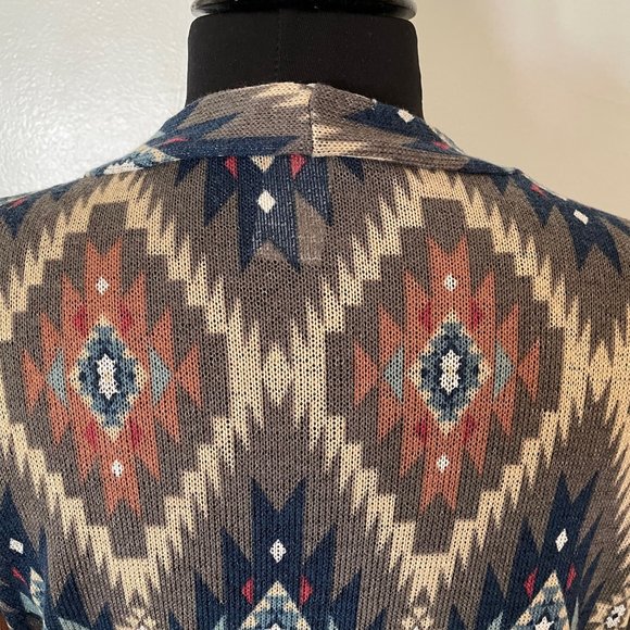 Jody California Aztec Print Lightweight Sweater/Size L - Picture 6 of 9